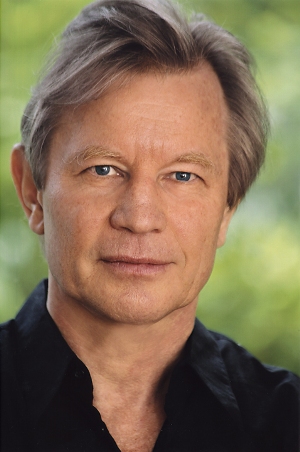 Biography of Austin Powers Star Michael York